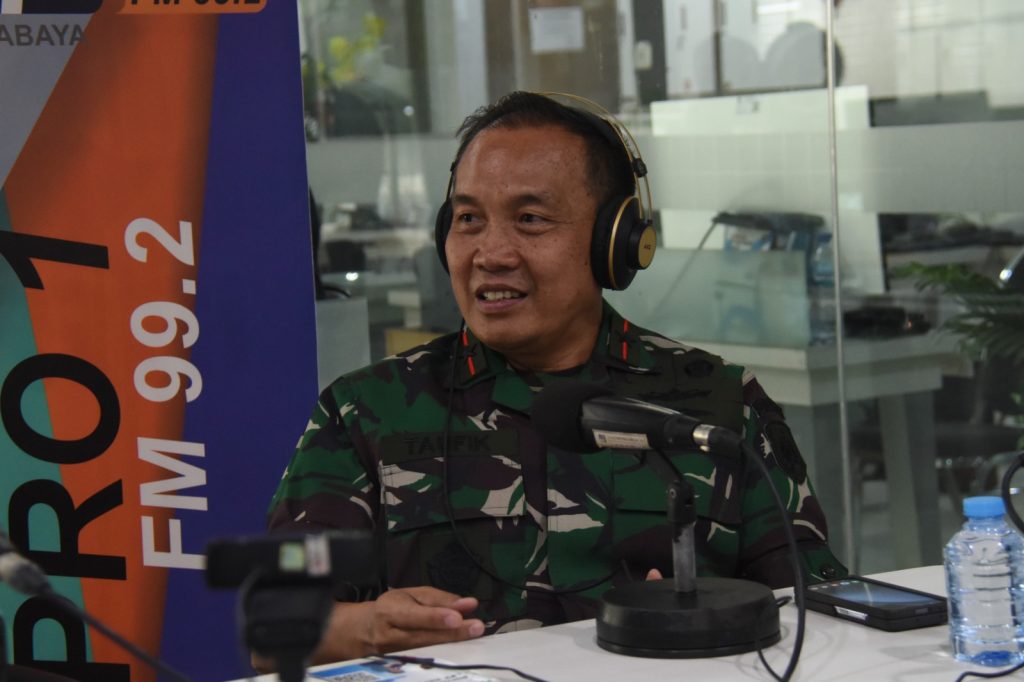 Gaungkan Hardikal Ke-78, Dankodikdukum Kodiklatal On Air Program Derap Prajurit di RRI Surabaya