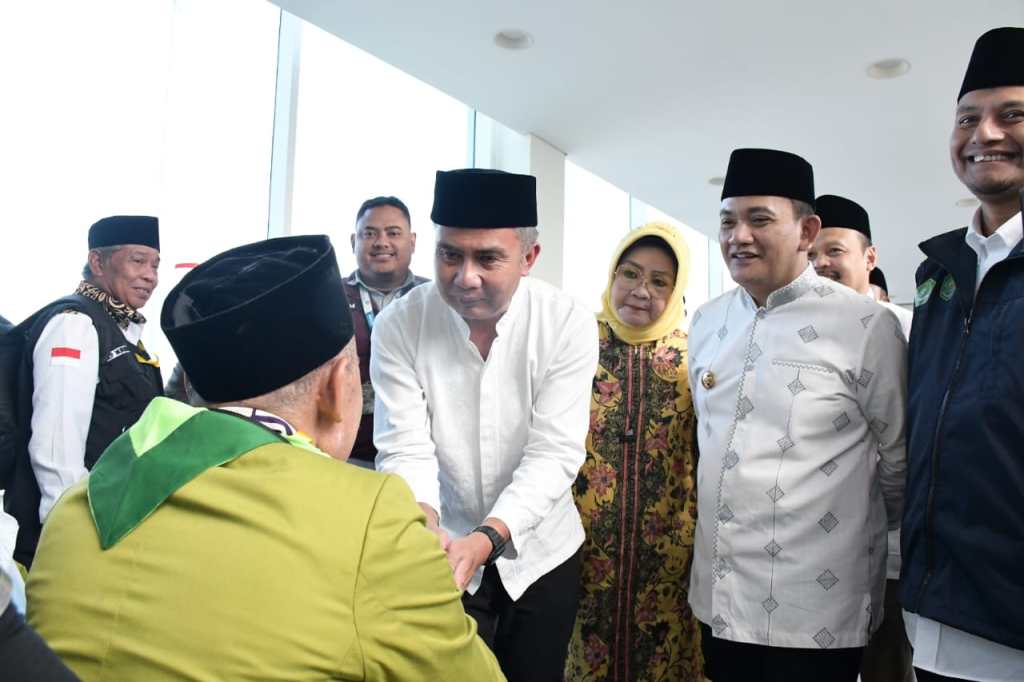 Kepada 1.192 Calhaj, PJ Bupati Dedi Supandi Titip Doa Untuk Majalengka