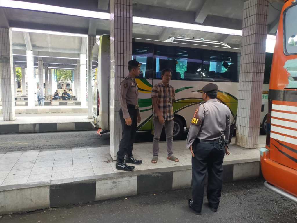 Kabid Humas Polda Jabar : Cegah Aksi Kejahatan, Polisi Pantau dengan Sasaran Premanisme di Terminal Ciamis
