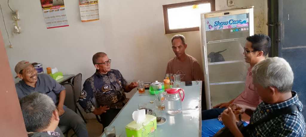 Parlemen Jalanan Kalsel menilai perkebunan sawit PT.SSJ desa Kandangan Lama , tidak produktif dan patut dievaluasi.