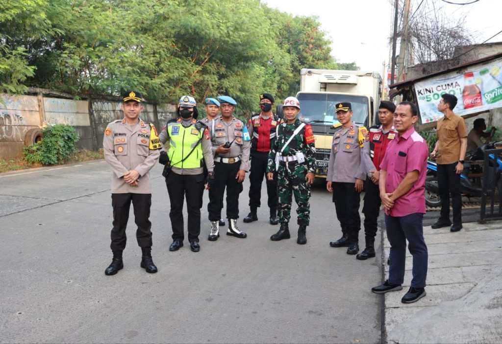 Hari Kedua Penindakan Lawan Arah di Jalan Gas Alam Cimanggis Oleh Sat Lantas Polres Metro&nbsp;Depok