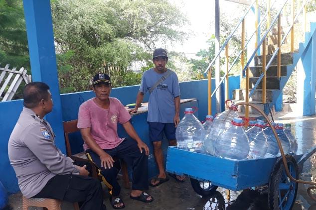 Bhabinkamtibmas Pulau Harapan Membangun Kedekatan dengan Warga Pasca Pemilu&nbsp;2024