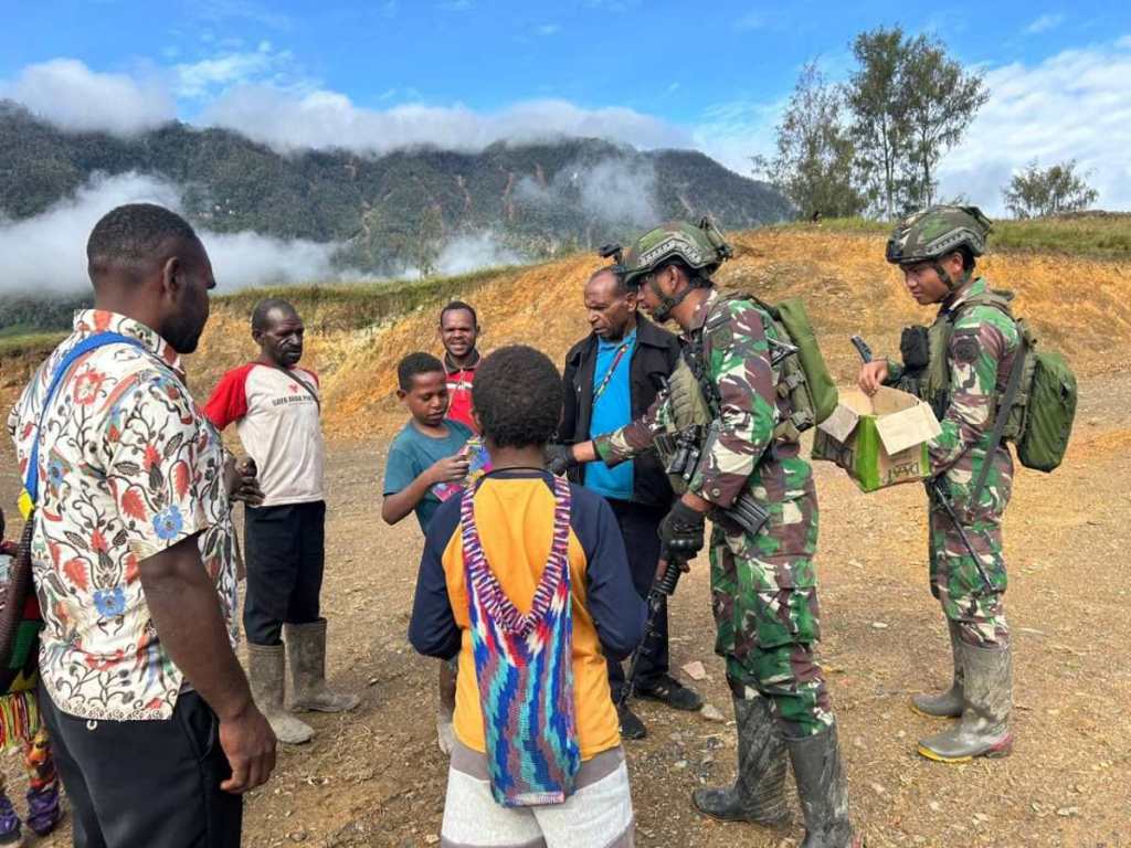 Satgas Yonif 509 Kostrad Tingkatkan Intensitas Bantuan Langsung Kepada Masyarakat Intan Jaya,&nbsp;Papua
