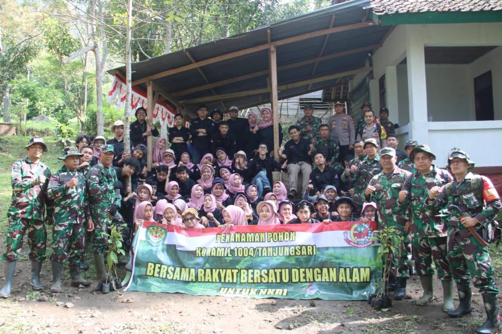 Gunung Manglayang Diserbu TNI-Polri Selama 3 Jam Diduduki Ngajak&nbsp;Mahasiswa