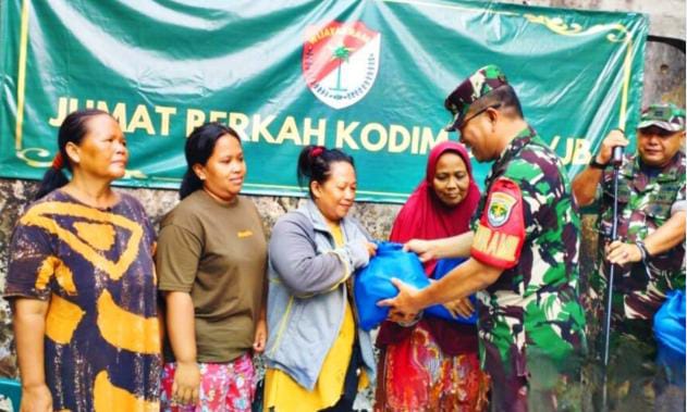 Koramil 03/Grogol Petamburan Bersama Kodim 0503/JB, Lakukan Giat Jum at Berkah&nbsp;Bersama.
