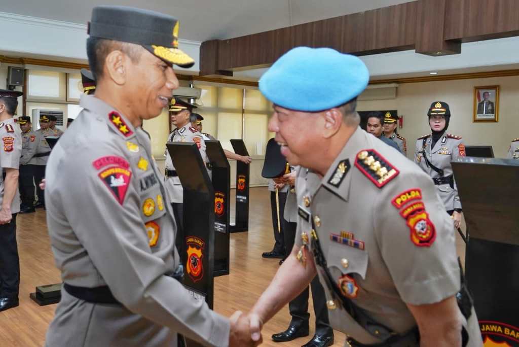 Kapolda Jabar Pimpin Sertijab Pejabat Utama dan Kapolres Polda&nbsp;Jabar
