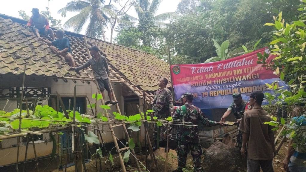 Menyambut HUT Ke-79 RI Kodim 0601/Pandeglang Lakukan Rehab Rumah&nbsp;Veteran