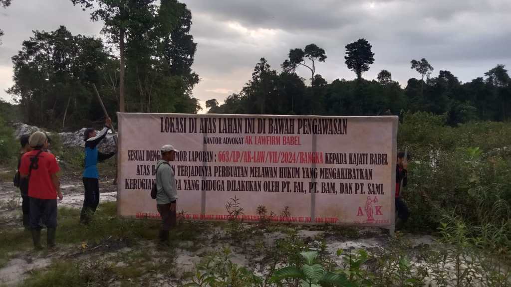 Lawan Kejahatan Hukum, Kuasa Hukum PT NKI Pasang Spanduk Di Kota&nbsp;Waringin